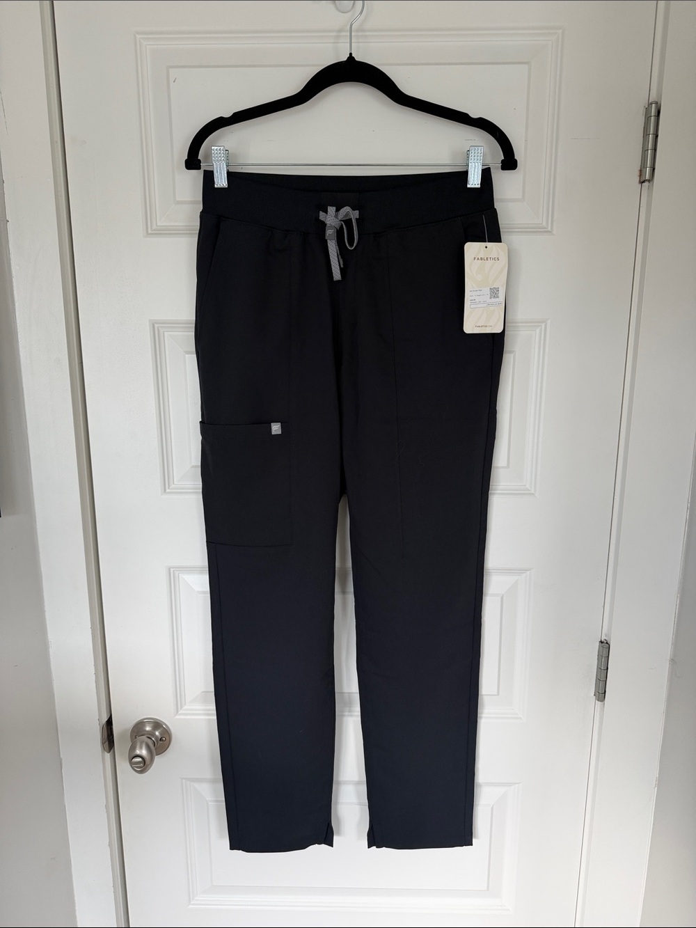 NWT Fabletics Women’s Ion Scrub Pants with Side Pocket